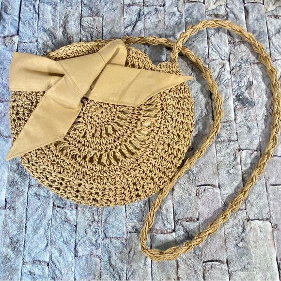 Unbranded Handbags - Round Straw Shoulder Bag for Women Bohemian Style Summer Fashion Zip Closure
